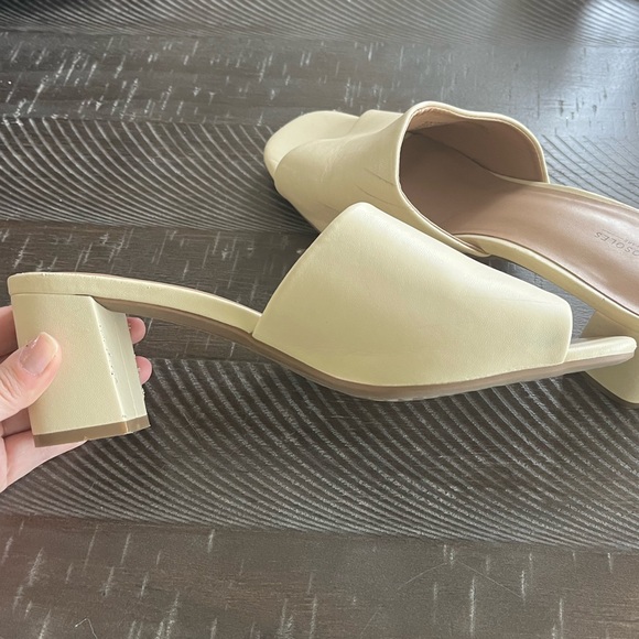 Aerosoles tan slip on block heel size 9.5 - Picture 2 of 8